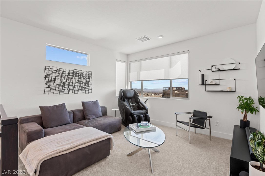692 Echelon Street Property Photo 12