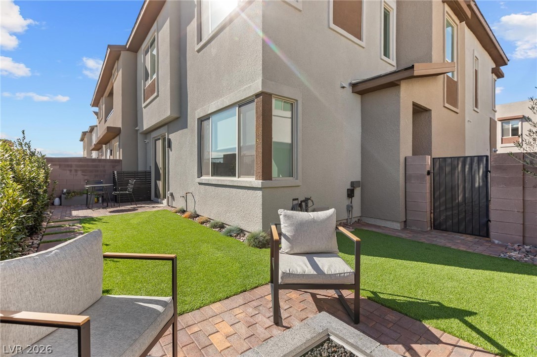 692 Echelon Street Property Photo 27