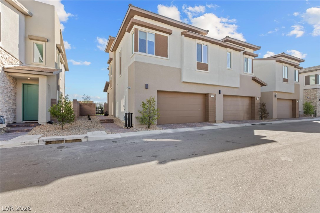 692 Echelon Street Property Photo 35