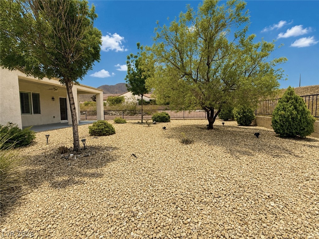 2123 Pepperell Avenue Property Photo 4