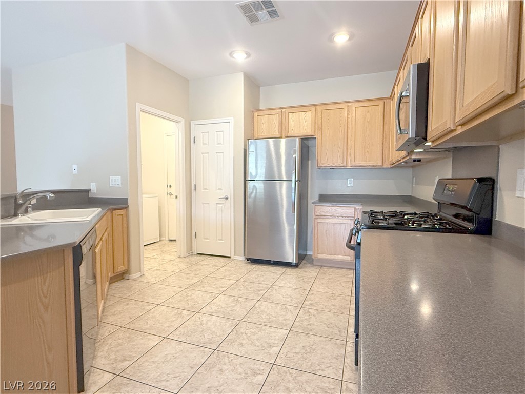 2123 Pepperell Avenue Property Photo 7