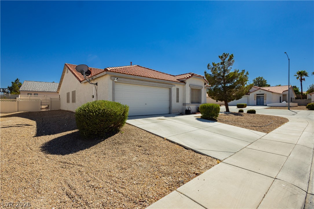 717 Bright Lights Avenue Property Photo 3