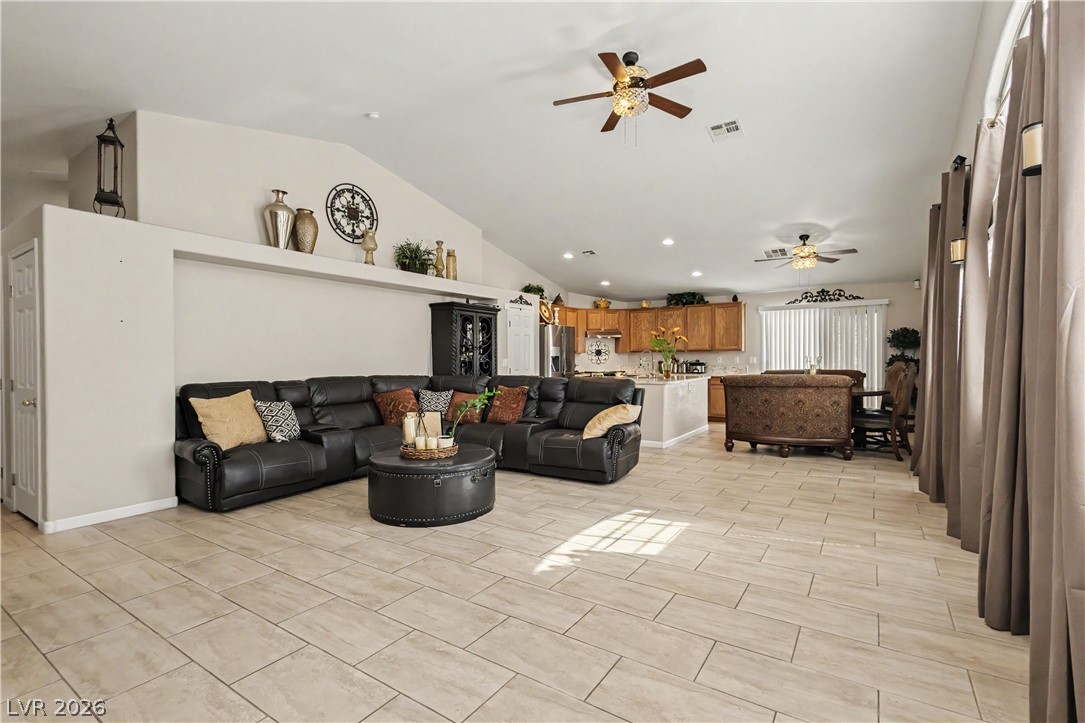 717 Bright Lights Avenue Property Photo 4