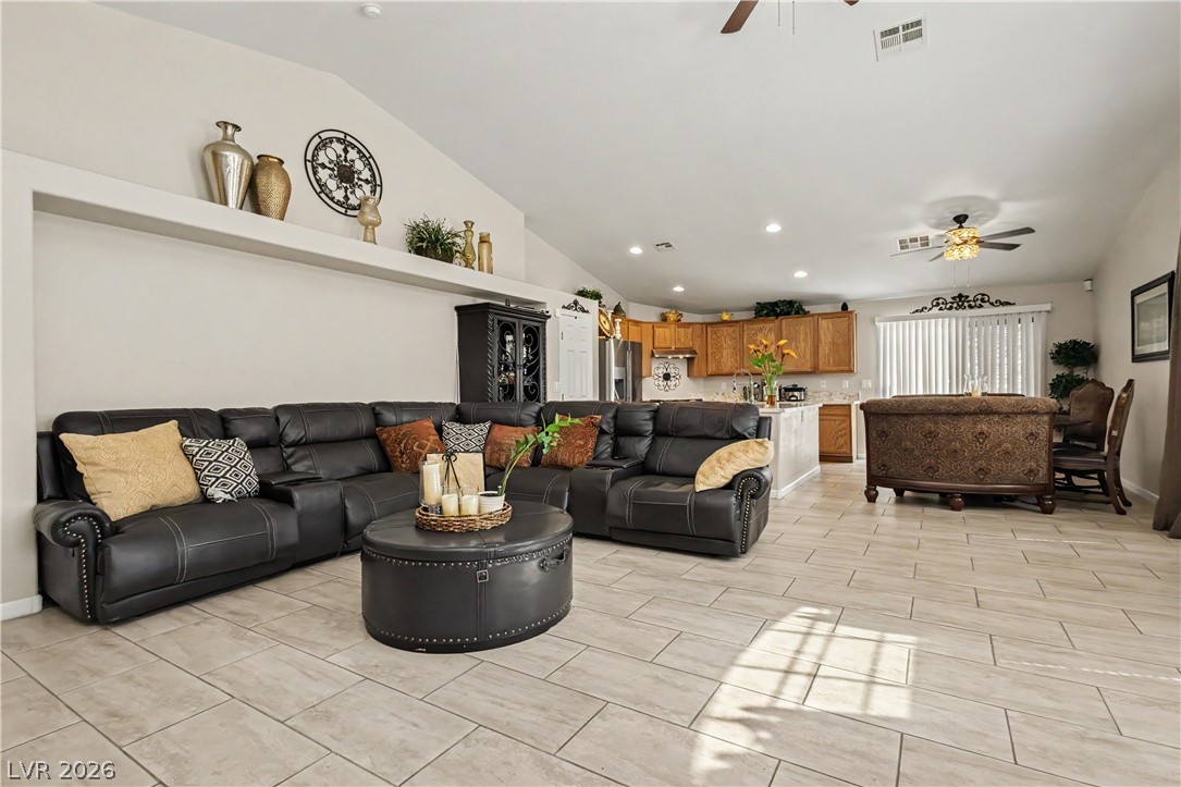 717 Bright Lights Avenue Property Photo 5