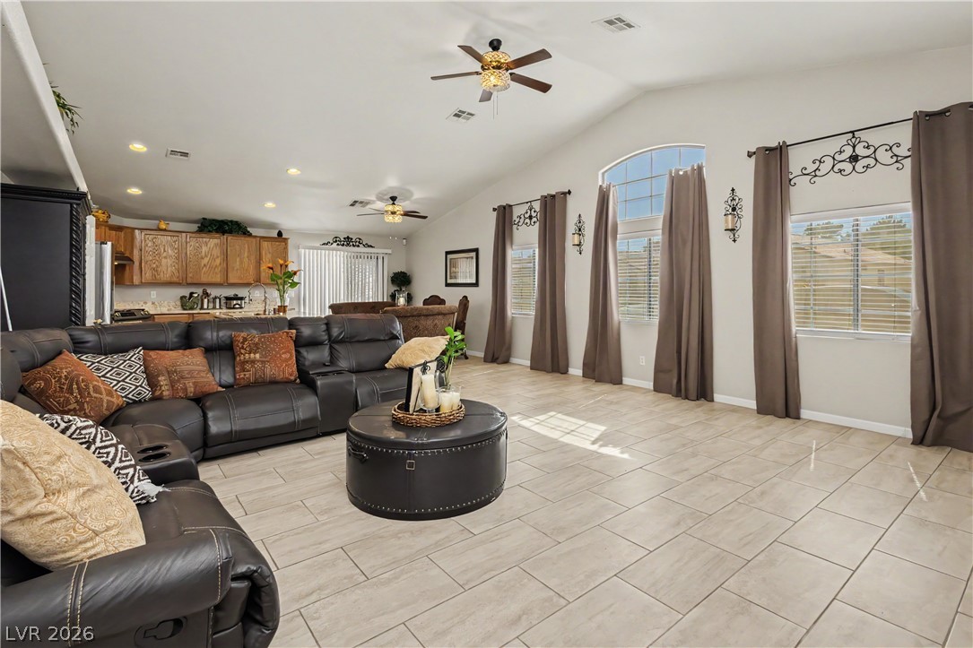 717 Bright Lights Avenue Property Photo 6