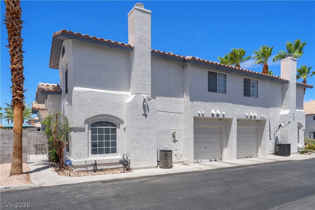 8216 Diamond Star Court Property Photo 3