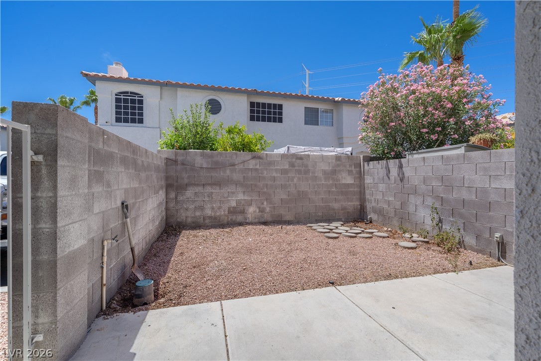 8216 Diamond Star Court Property Photo 5