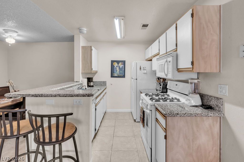 2200 South Fort Apache Road 1192 Property Photo 2