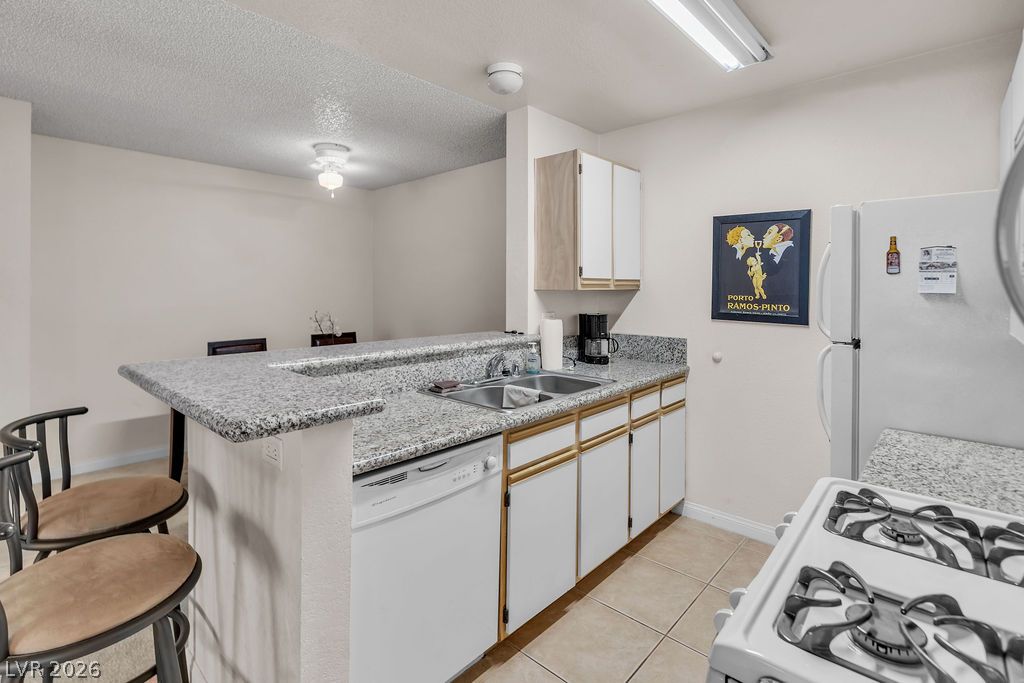 2200 South Fort Apache Road 1192 Property Photo 4