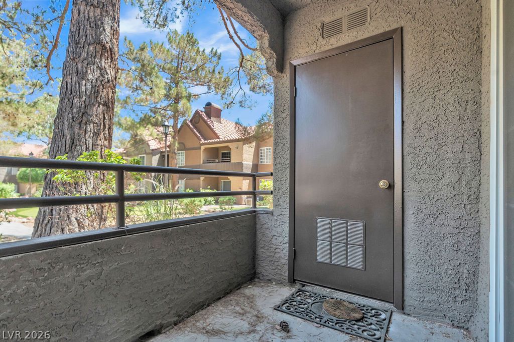 2200 South Fort Apache Road 1192 Property Photo 16