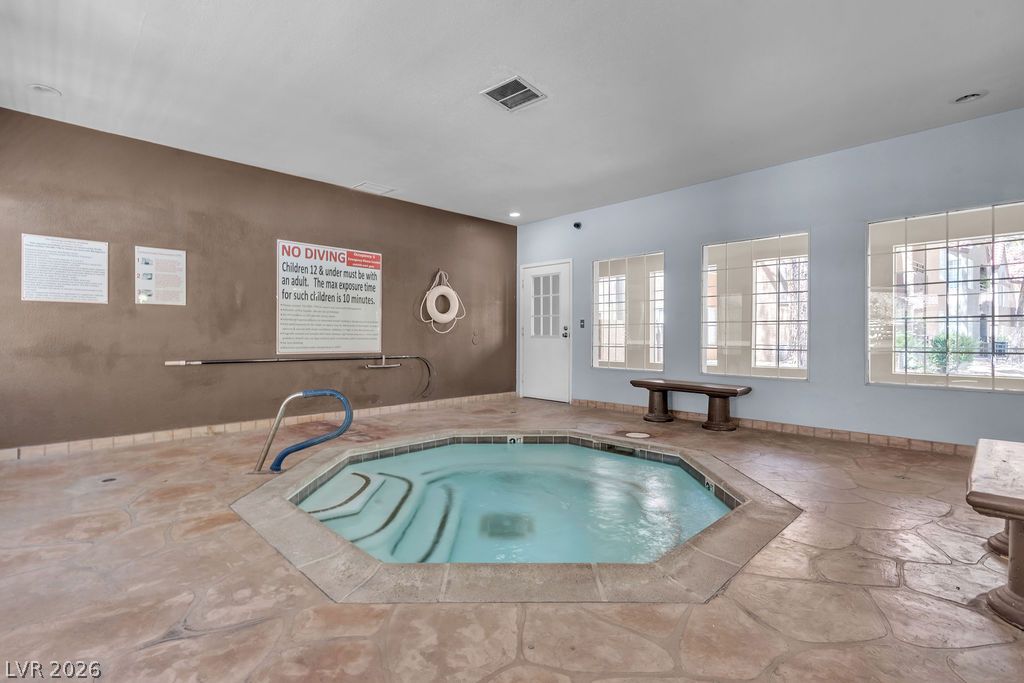 2200 South Fort Apache Road 1192 Property Photo 24