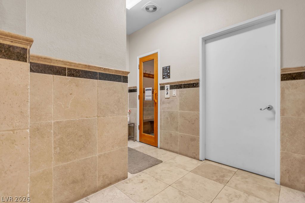 2200 South Fort Apache Road 1192 Property Photo 27