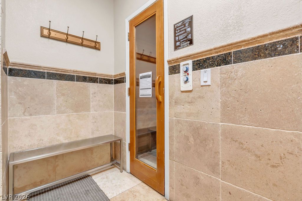 2200 South Fort Apache Road 1192 Property Photo 28