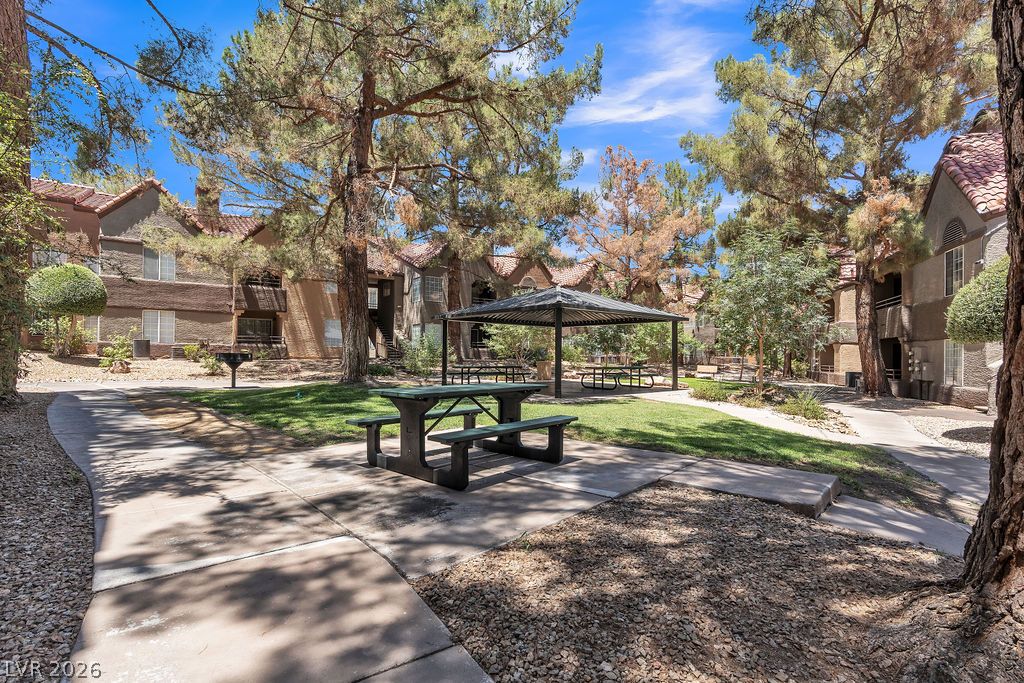2200 South Fort Apache Road 1192 Property Photo 34