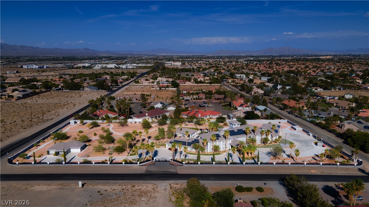 5930 North El Capitan Way Property Photo 3