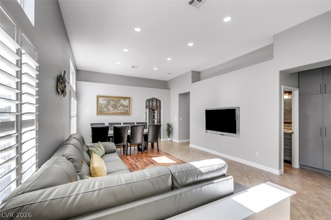 7855 Windward Road Property Photo 3