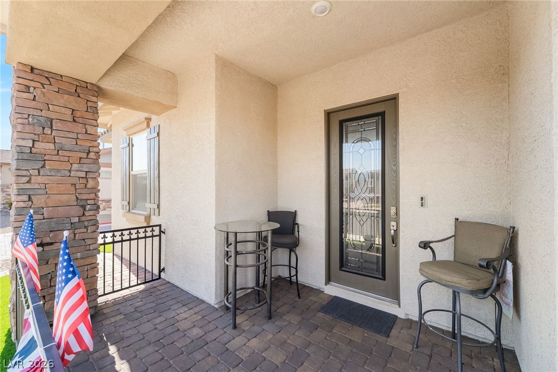 783 Charming Holly Street Property Photo 3