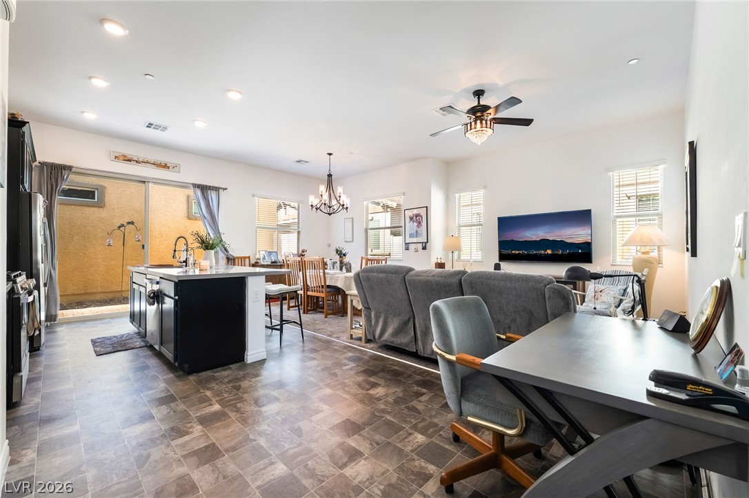 783 Charming Holly Street Property Photo 14