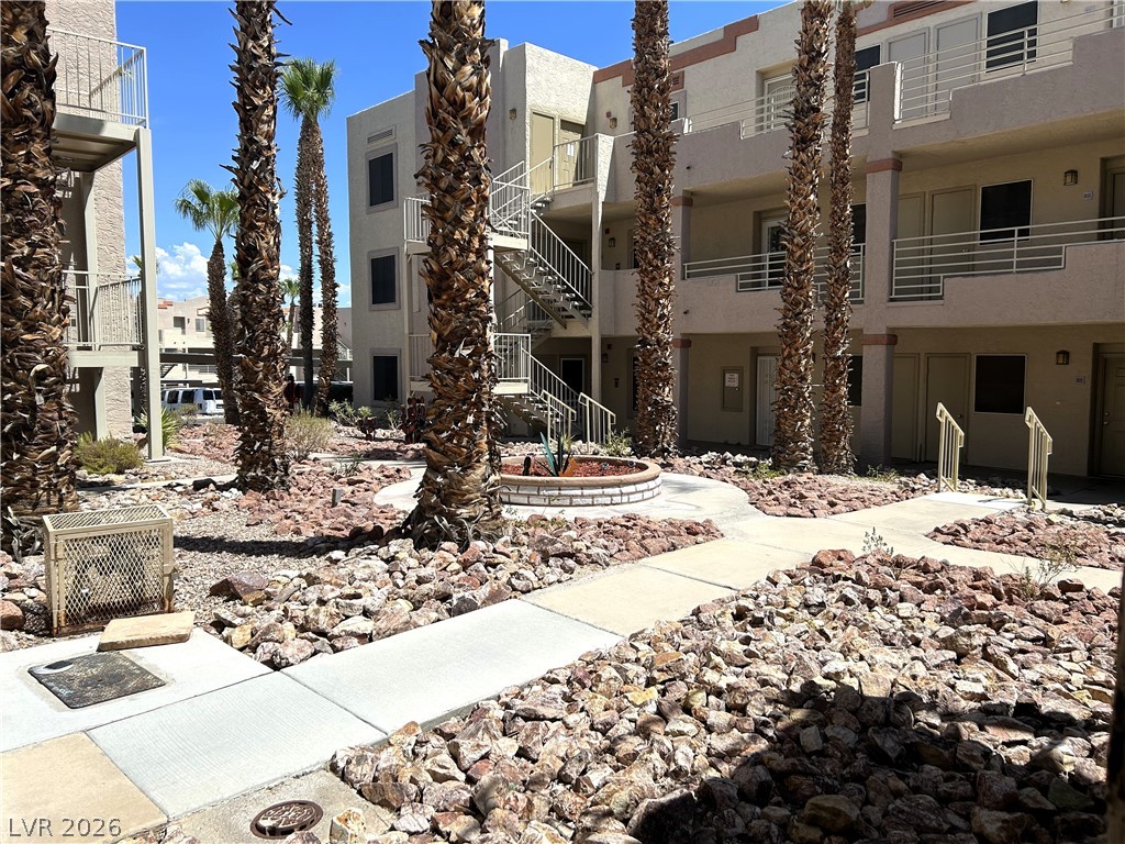 2032 Mesquite Lane 101 Property Photo 2