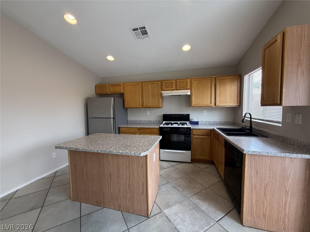 4892 Perrone Avenue Property Photo 8