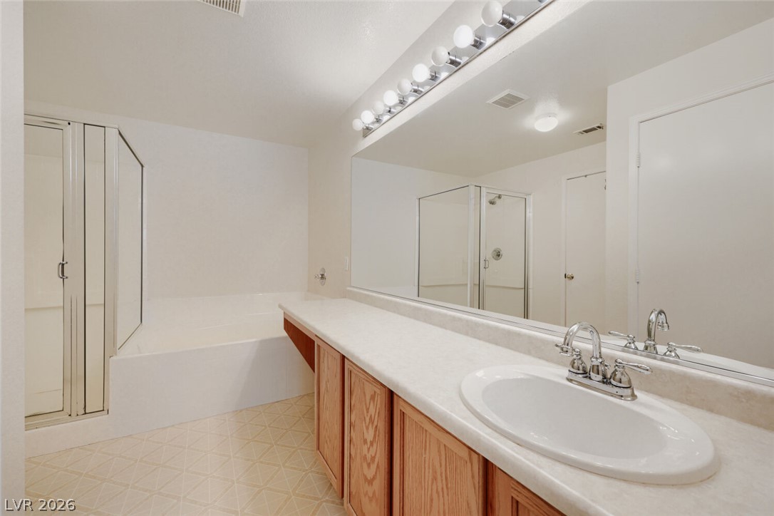 2325 Windmill Parkway 512 Property Photo 20