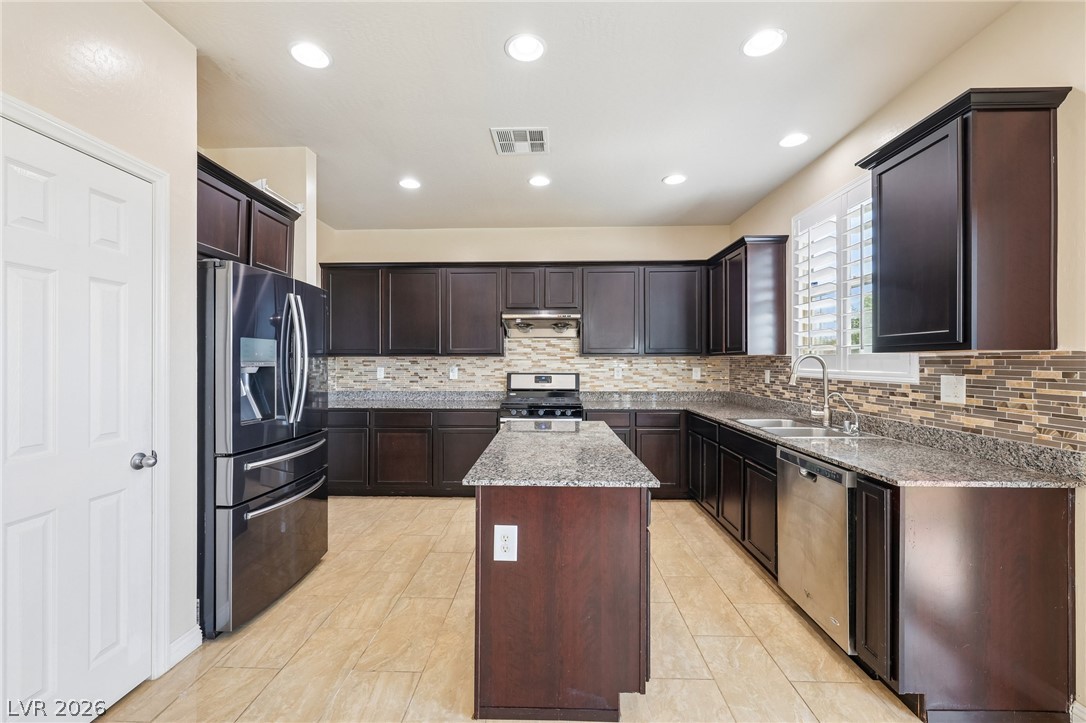 84 Marco Island Street Property Photo 10