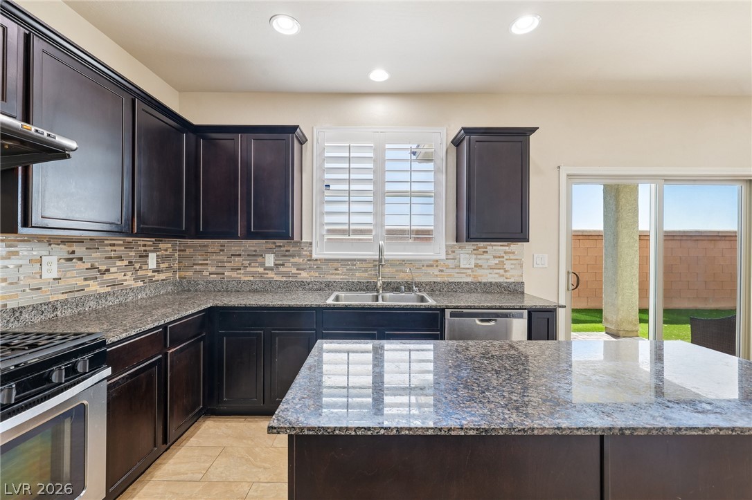 84 Marco Island Street Property Photo 12
