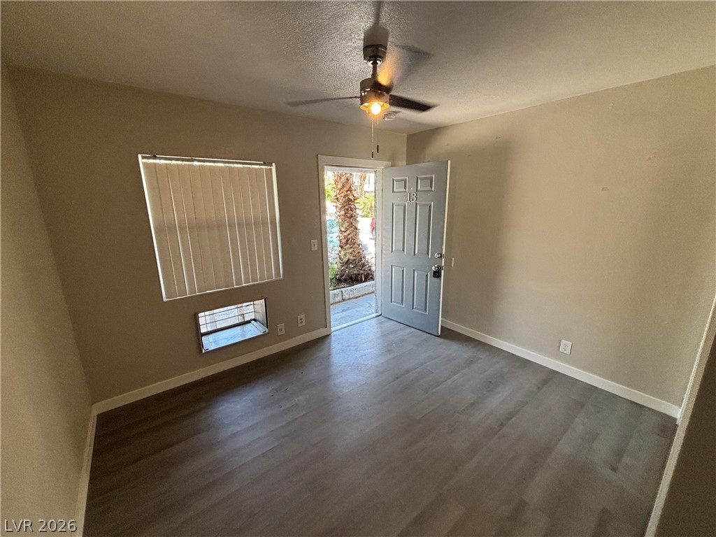 1401 East Carson Avenue 13 Property Photo 6