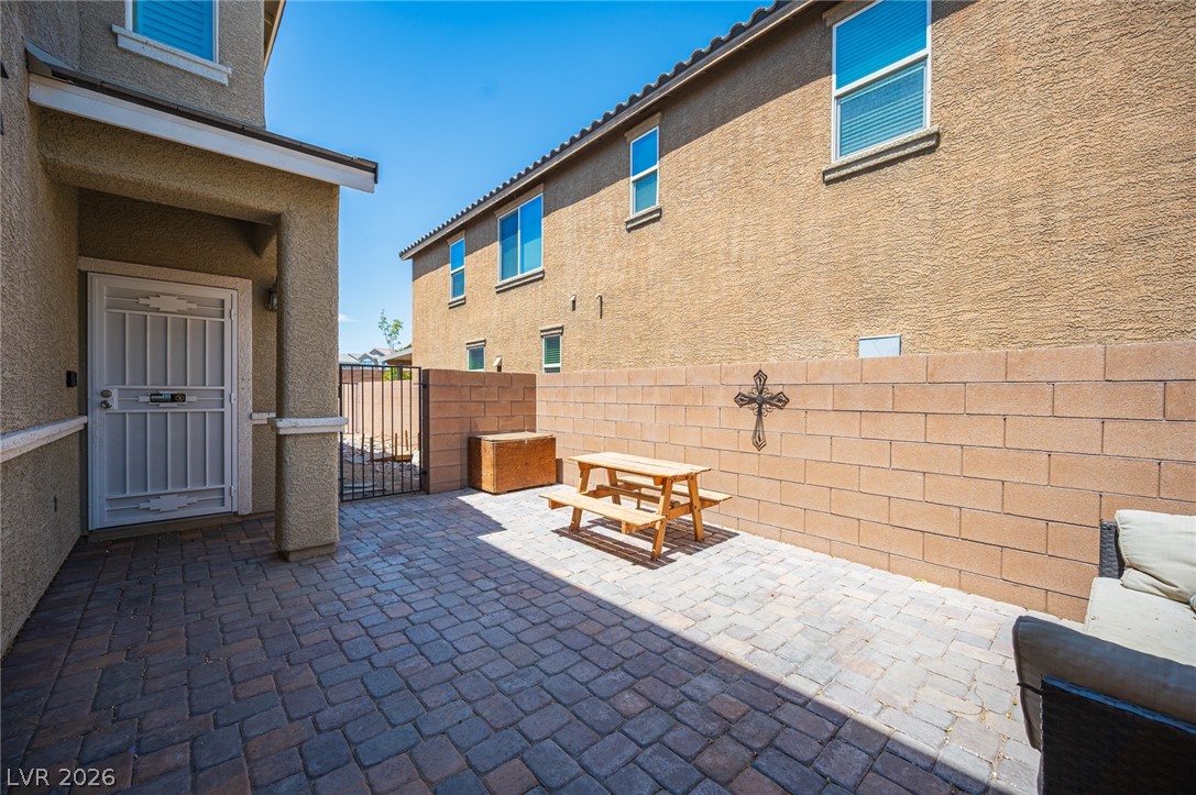 1069 Water Cove Street Property Photo 4