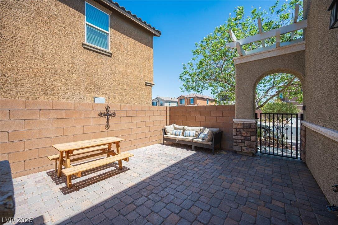 1069 Water Cove Street Property Photo 5