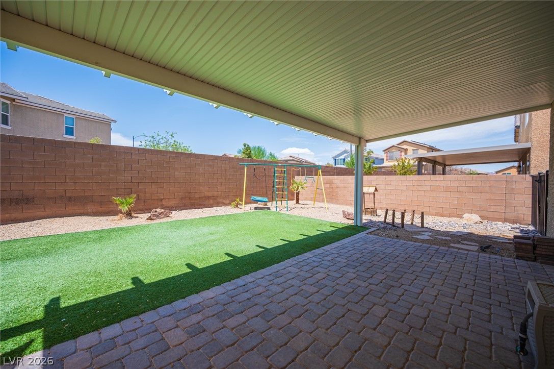 1069 Water Cove Street Property Photo 6