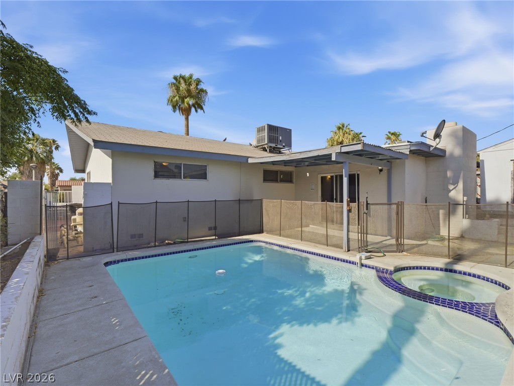 1810 Renada Circle Property Photo 28