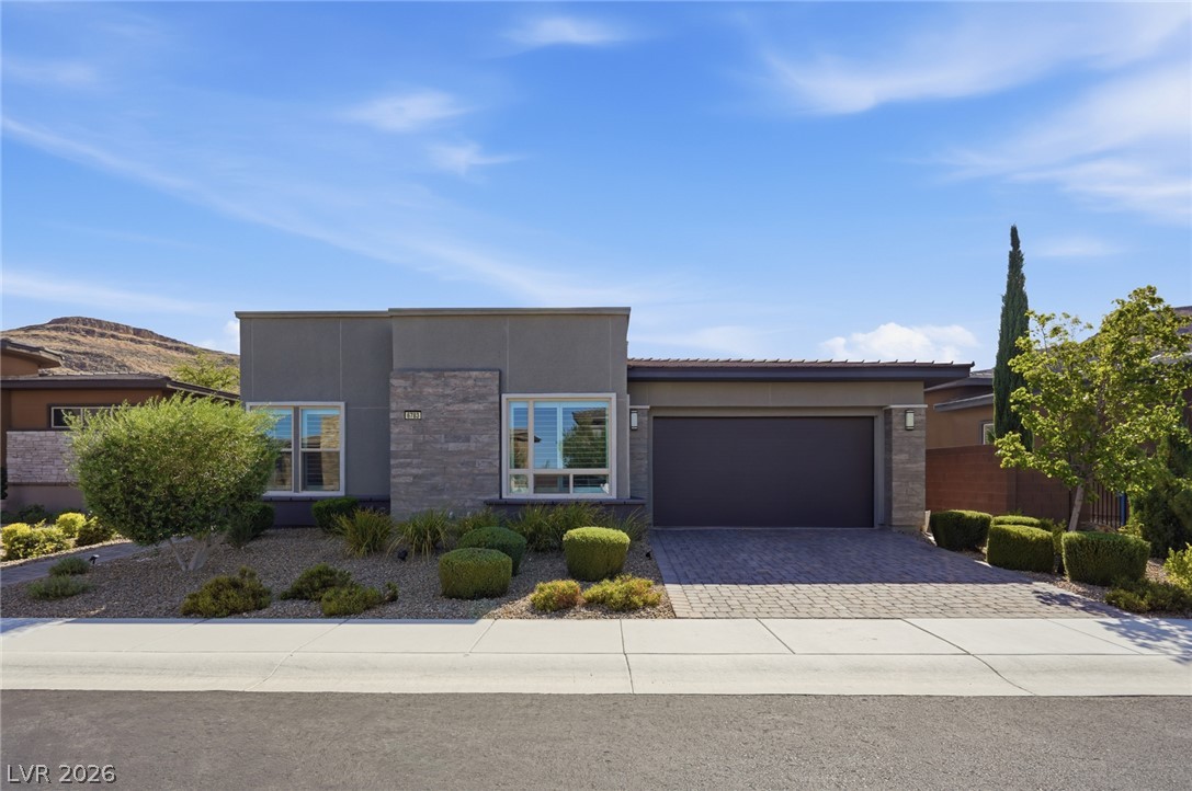 6783 Regency Valley Street Property Photo 3