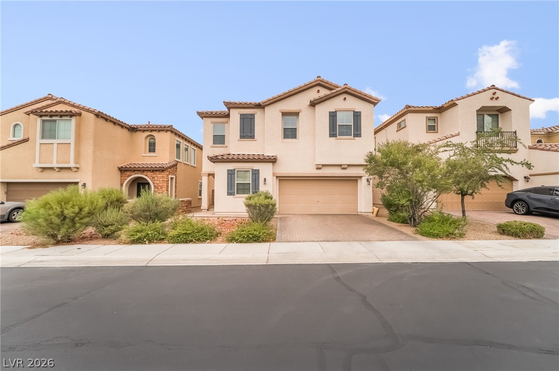 1104 Strada Cristallo Property Photo 1