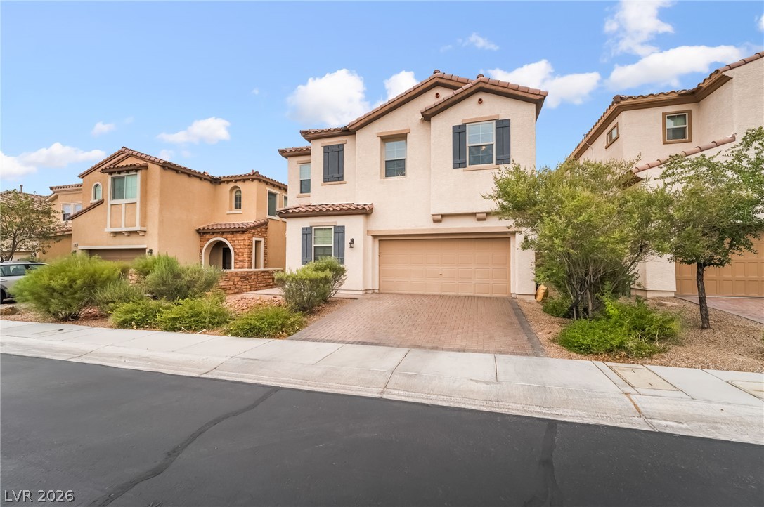 1104 Strada Cristallo Property Photo 3