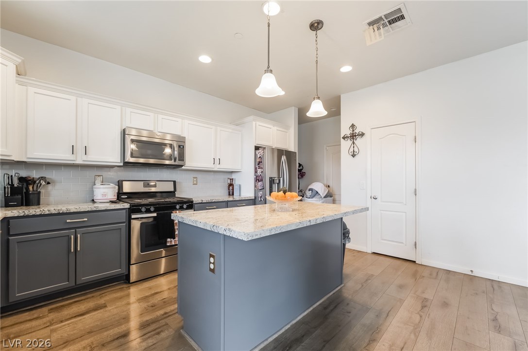 1104 Strada Cristallo Property Photo 11