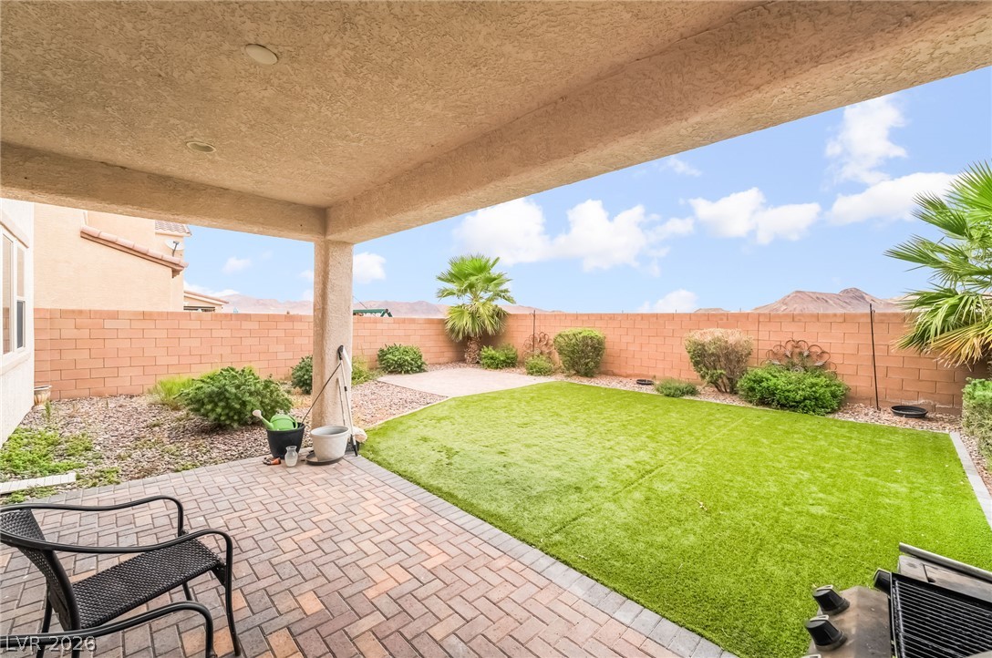 1104 Strada Cristallo Property Photo 36
