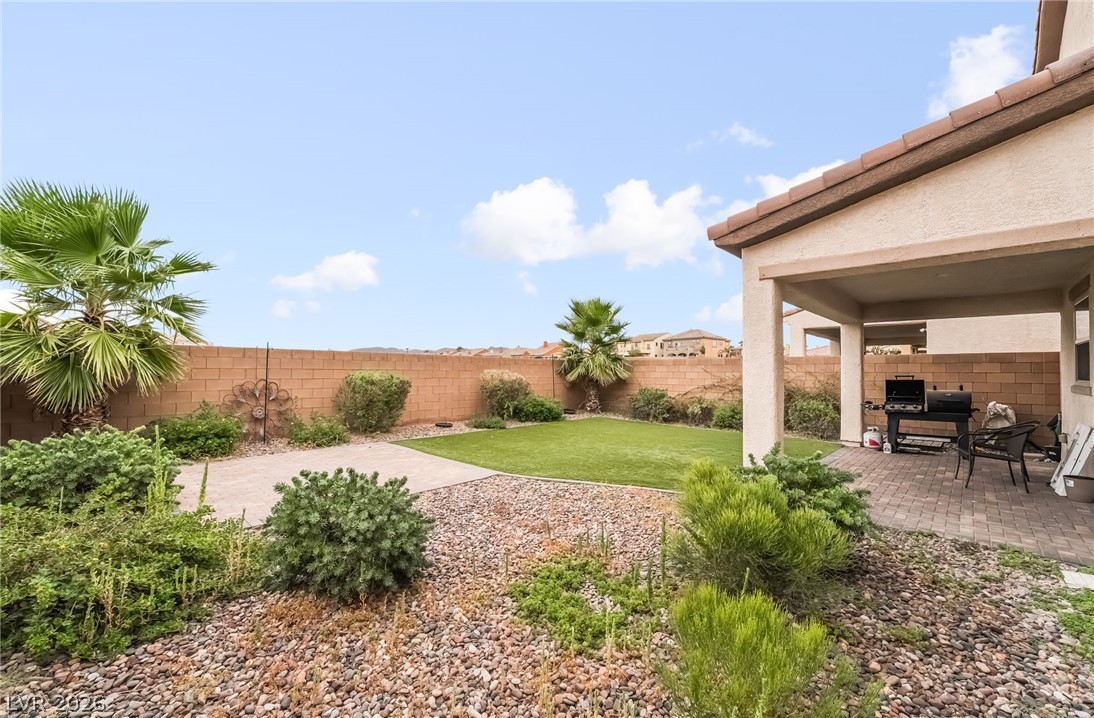 1104 Strada Cristallo Property Photo 39