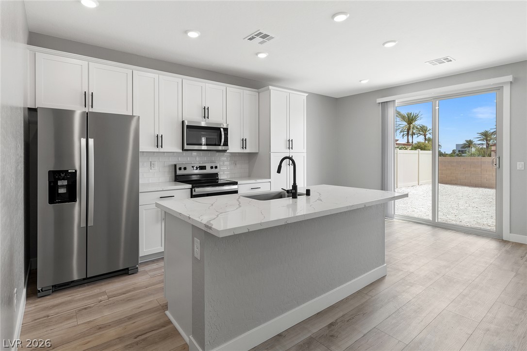 3236 Basin Desert Street Property Photo 4