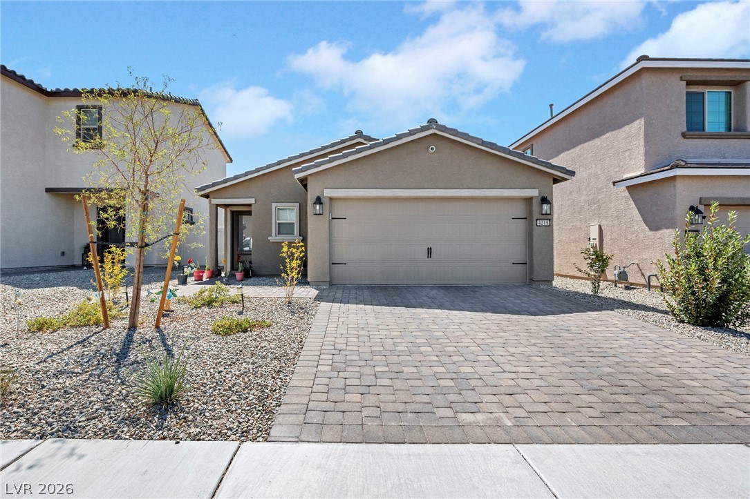 4215 Gold Desert Street Property Photo 2