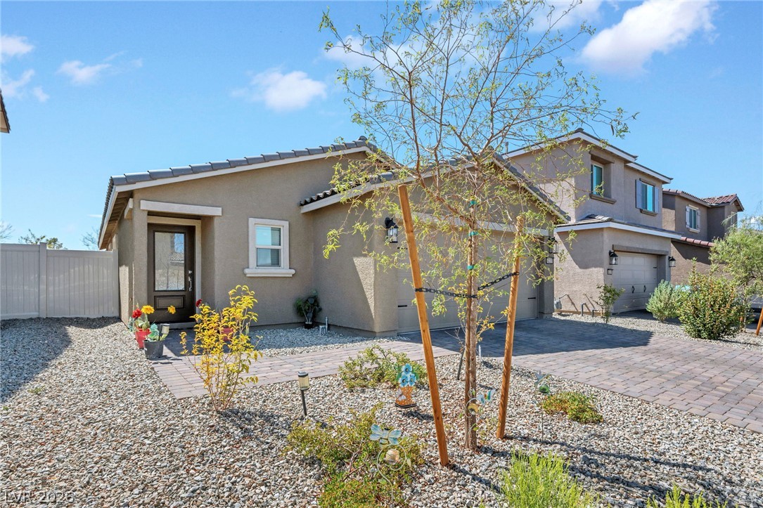 4215 Gold Desert Street Property Photo 4