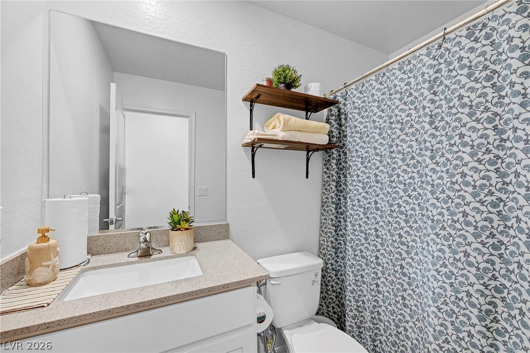 4215 Gold Desert Street Property Photo 12