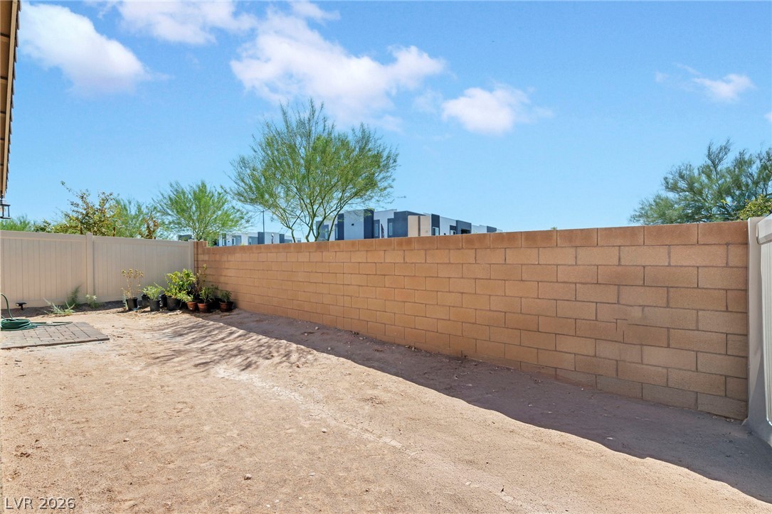 4215 Gold Desert Street Property Photo 25