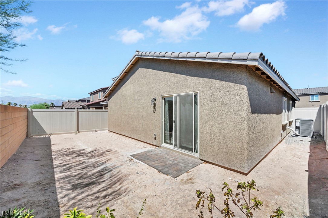 4215 Gold Desert Street Property Photo 28