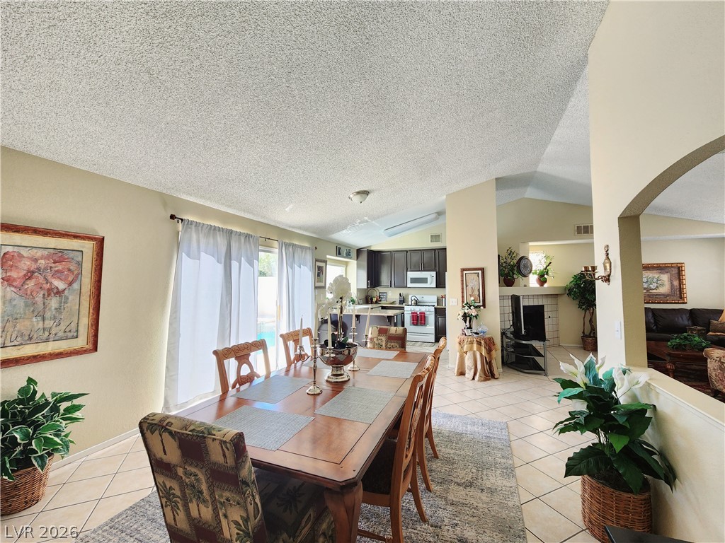 3332 Canyon Lake Drive Property Photo 4