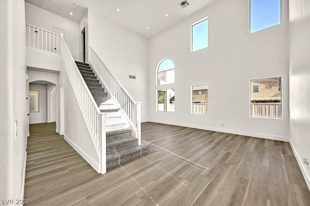 709 East La Madre Way Property Photo 7