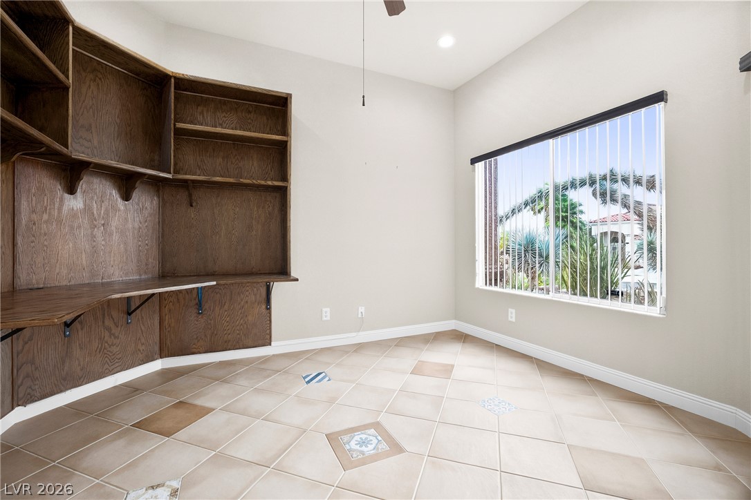 824 Sandsprings Street Property Photo 13