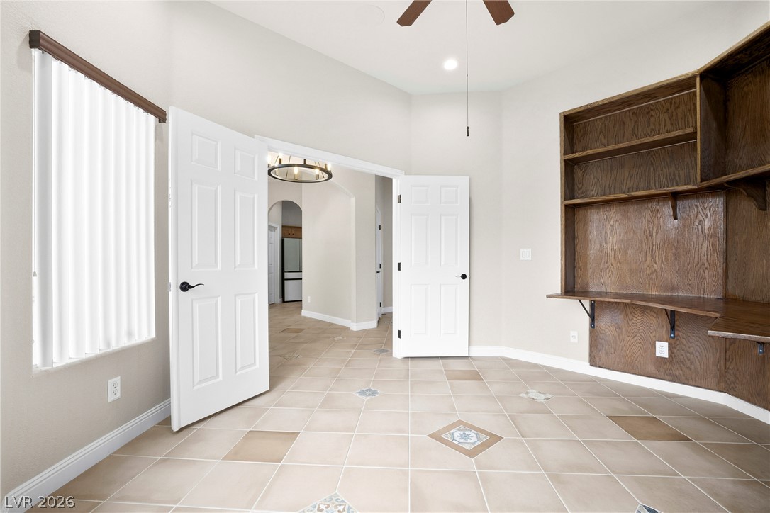 824 Sandsprings Street Property Photo 14