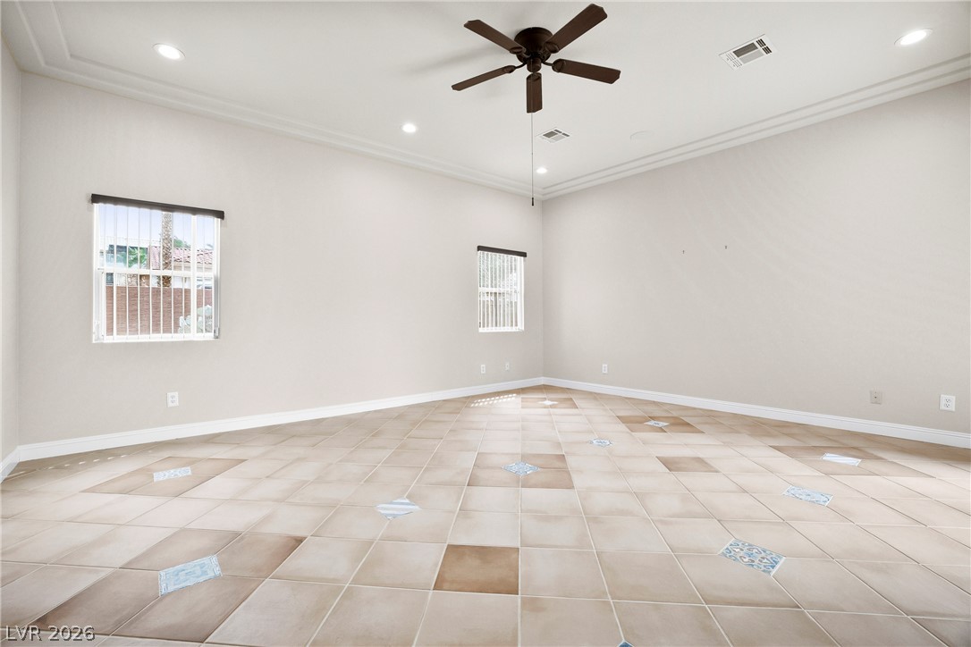 824 Sandsprings Street Property Photo 16