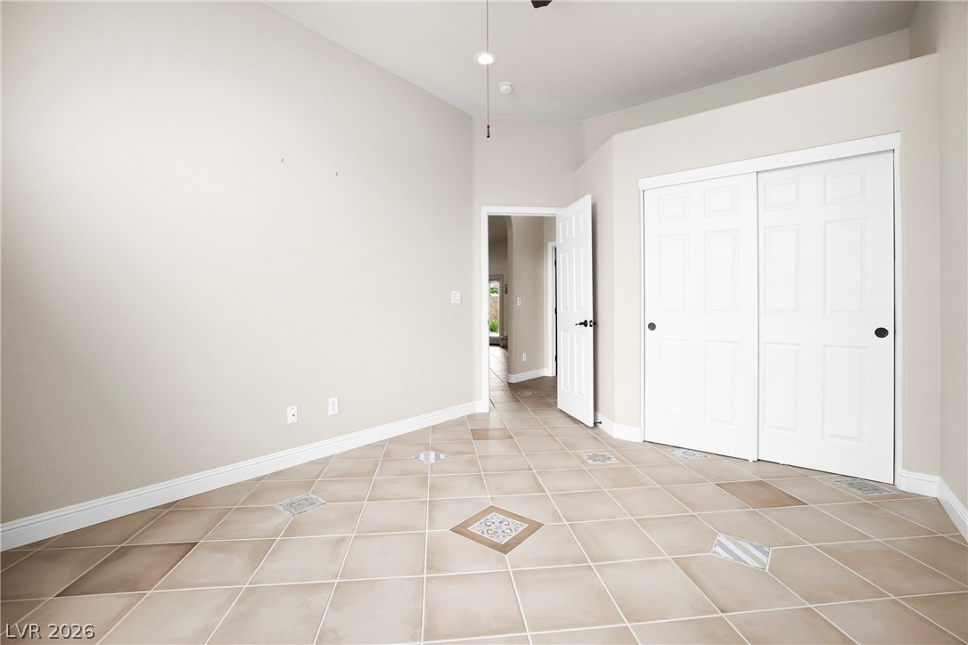 824 Sandsprings Street Property Photo 25